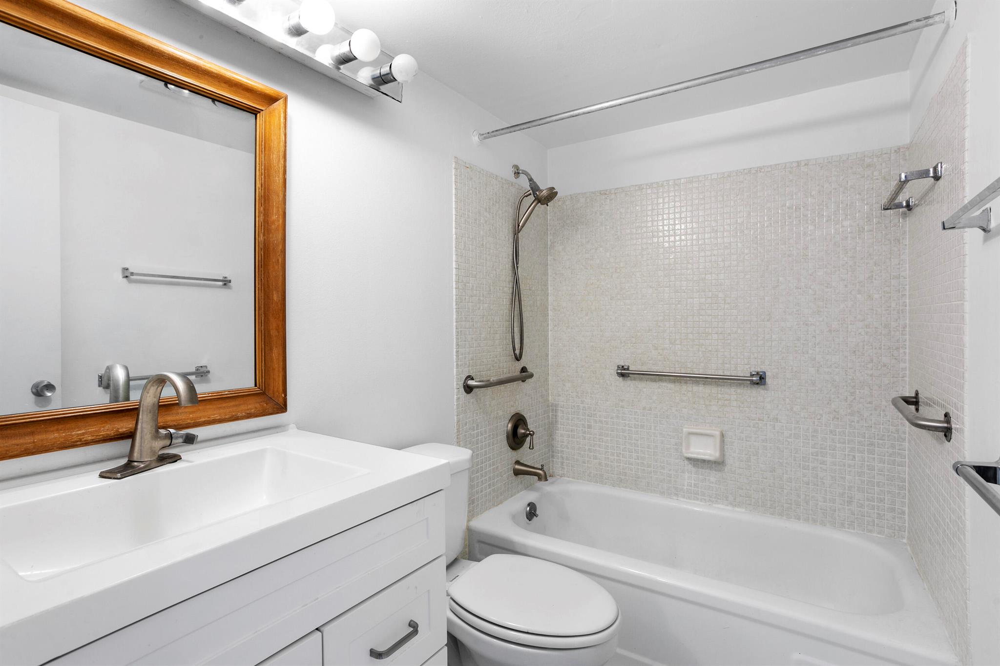 HASTINGS CONDOS - Residential Lease