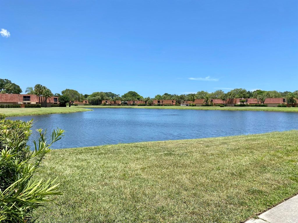 Photo of 310 Buttonwood Lane #B, Boynton Beach, FL 33436 (MLS # R10916844)