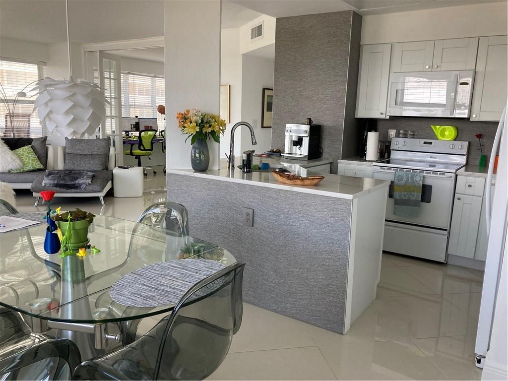 OCEAN SUMMIT - Residential