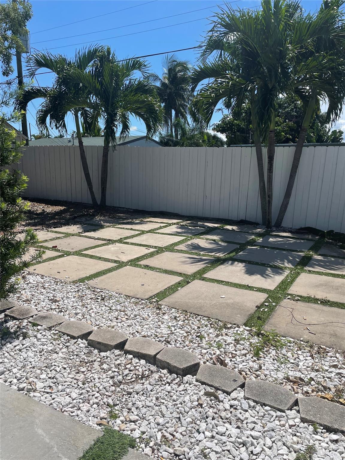 DIXIE PARK 9-19 B LOT 2 T - Residential Lease