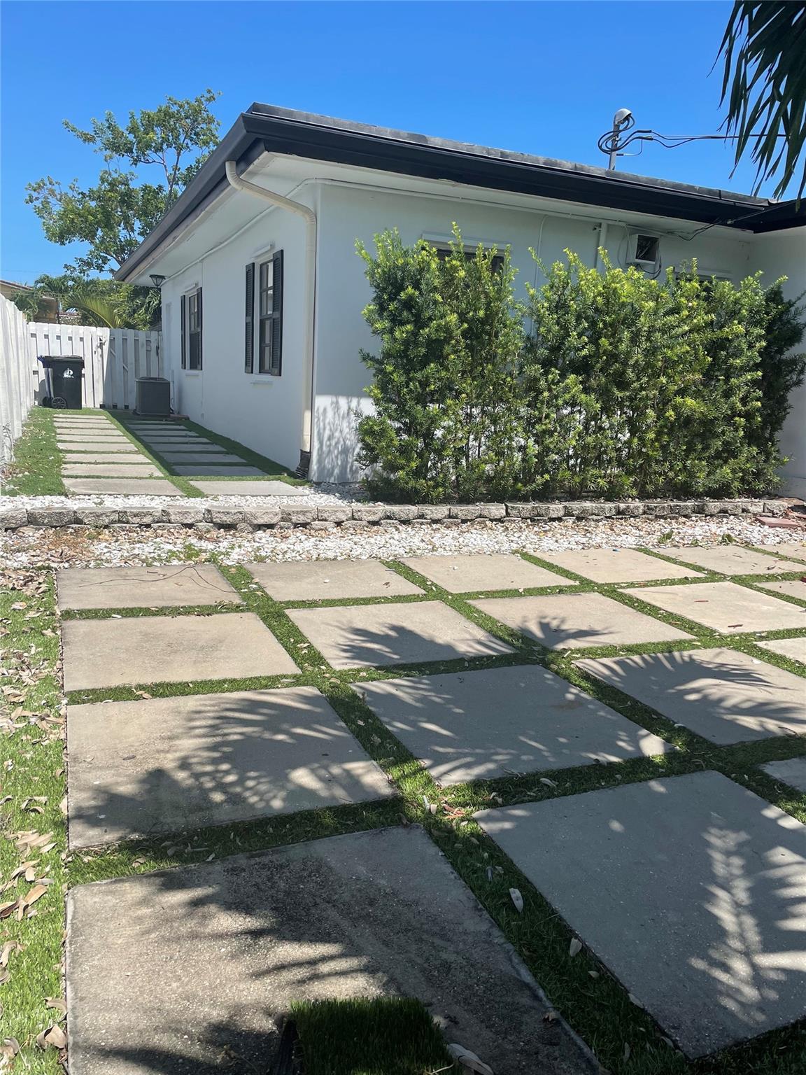 DIXIE PARK 9-19 B LOT 2 T - Residential Lease