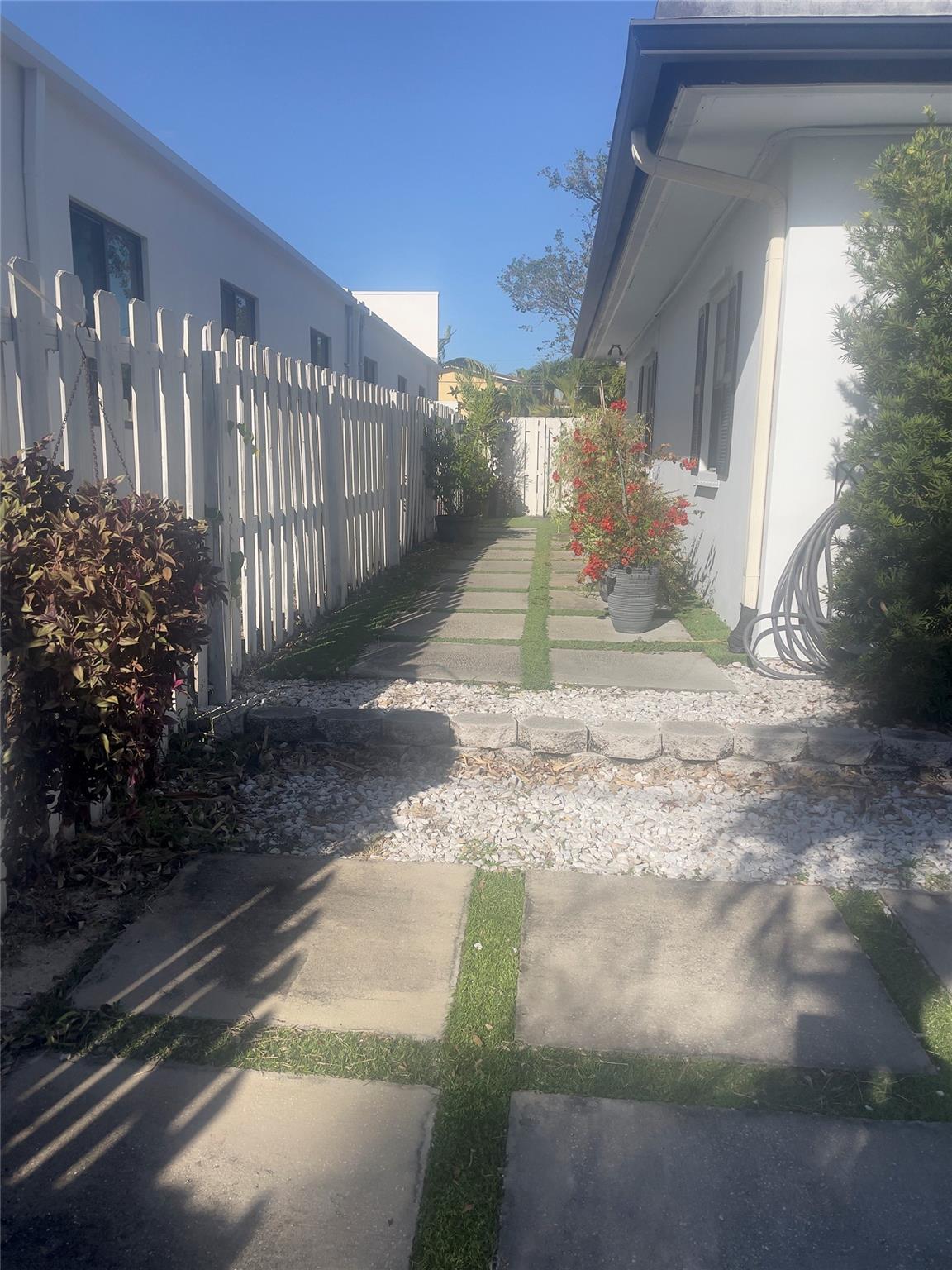 DIXIE PARK 9-19 B LOT 2 T - Residential Lease