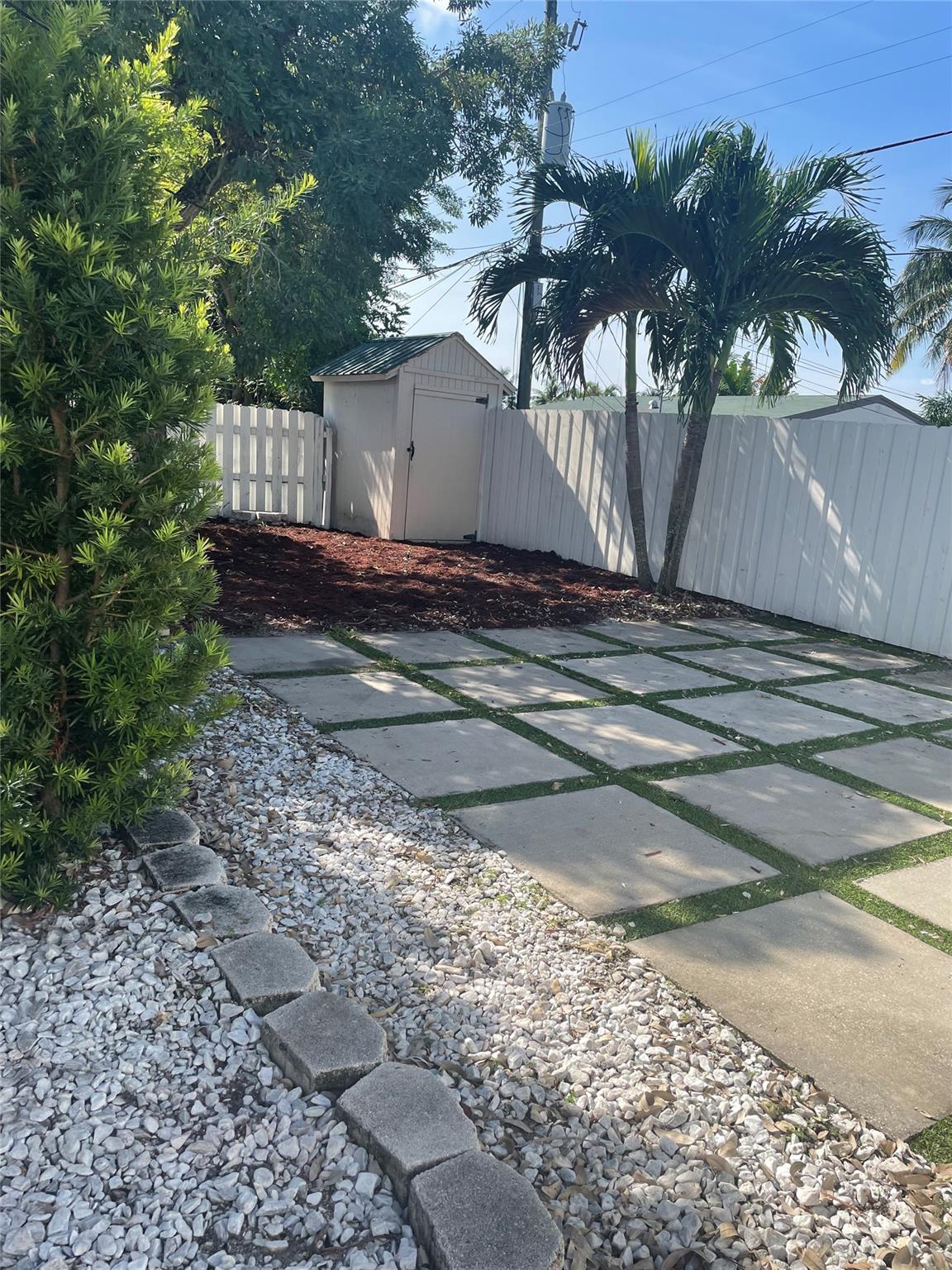 DIXIE PARK 9-19 B LOT 2 T - Residential Lease