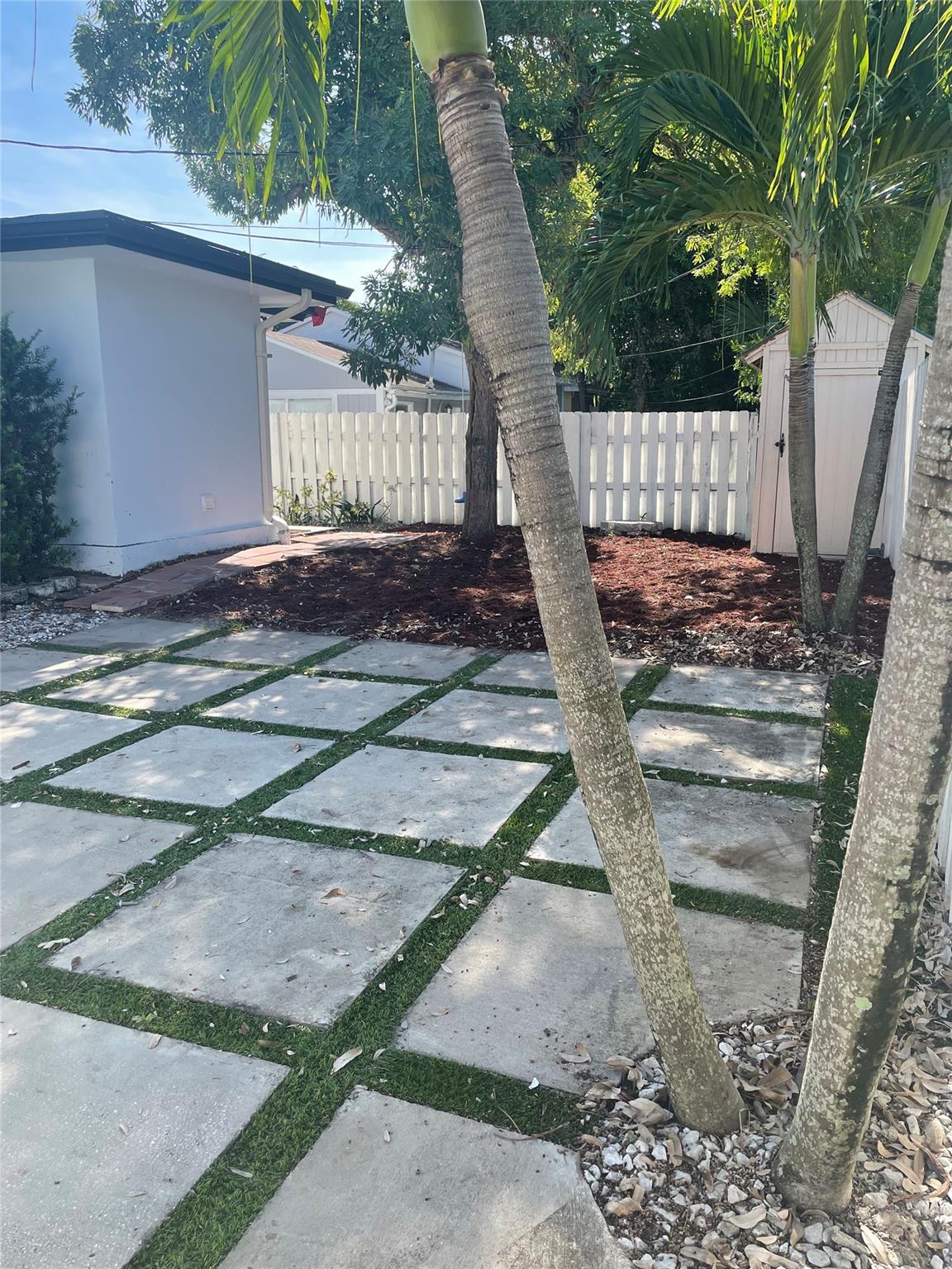 DIXIE PARK 9-19 B LOT 2 T - Residential Lease