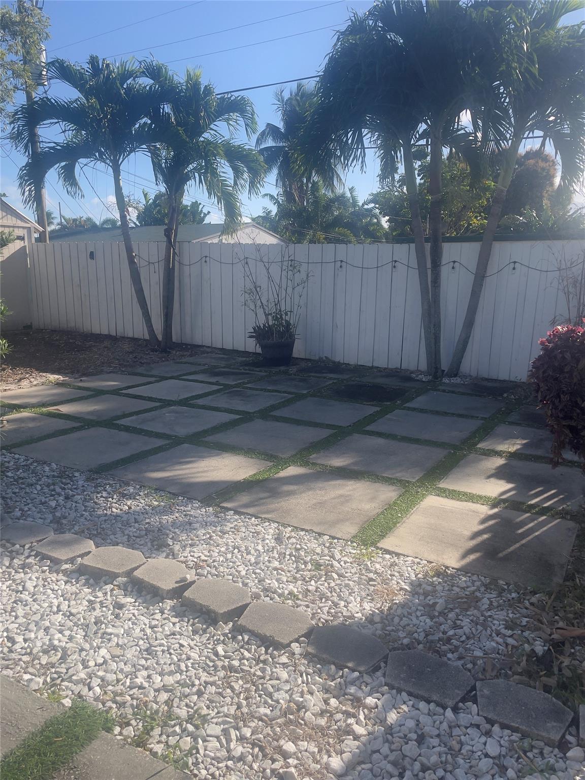 DIXIE PARK 9-19 B LOT 2 T - Residential Lease