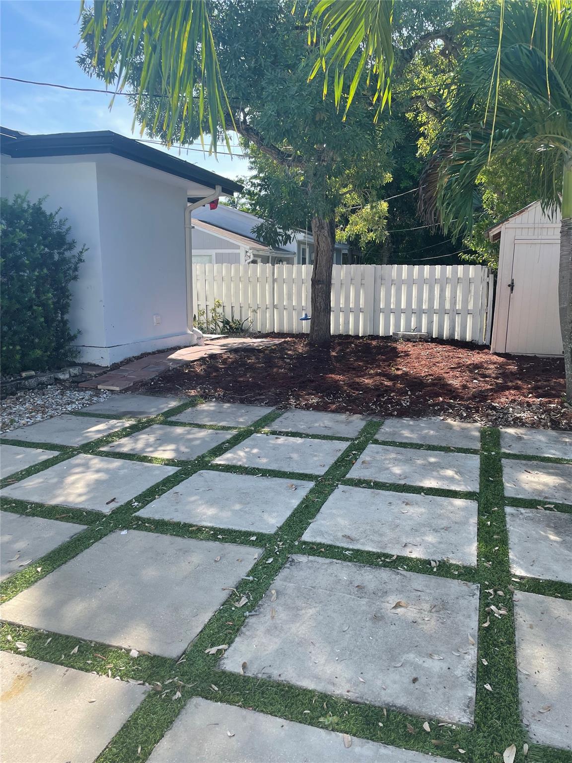 DIXIE PARK 9-19 B LOT 2 T - Residential Lease