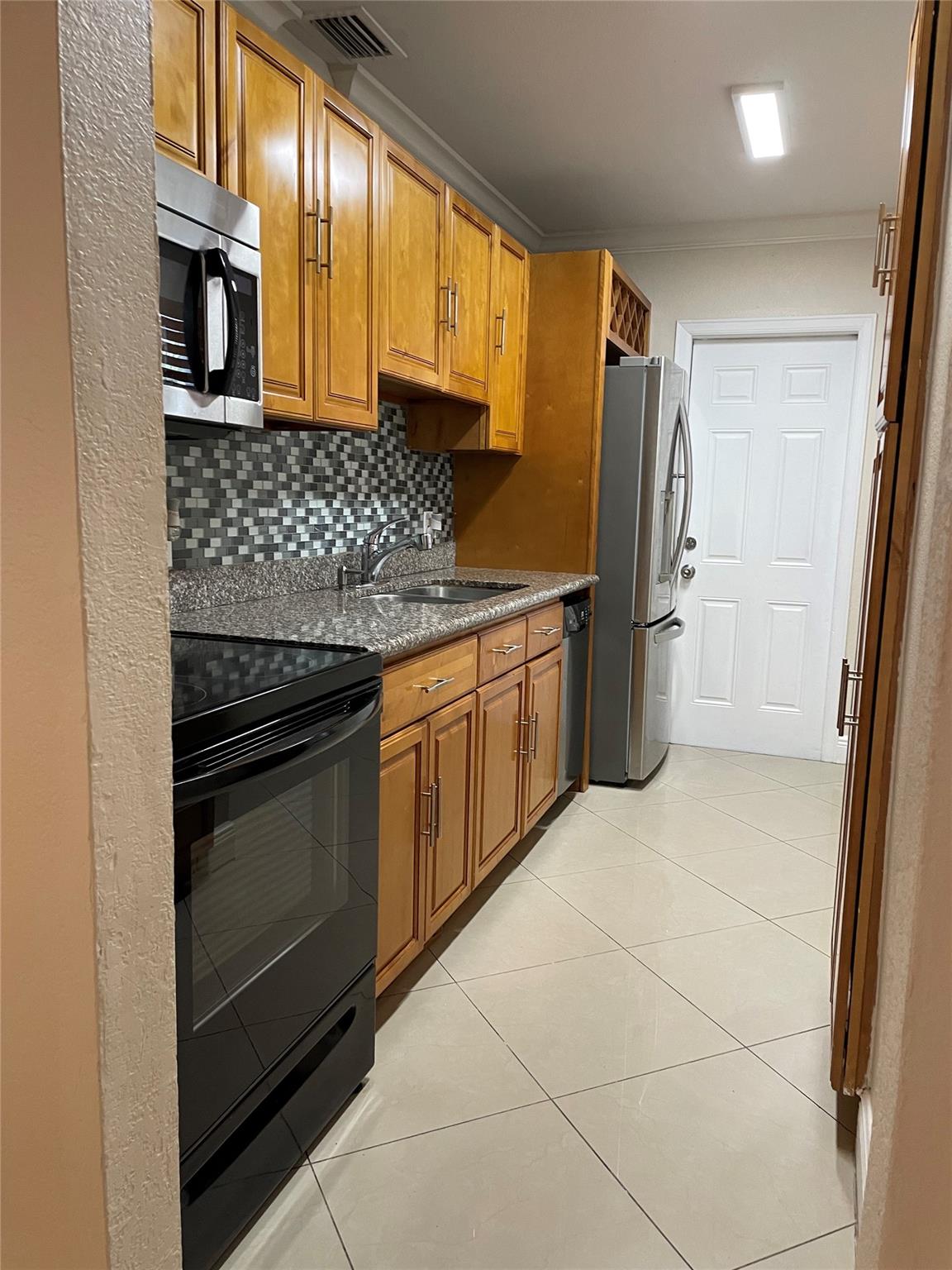 DIXIE PARK 9-19 B LOT 2 T - Residential Lease