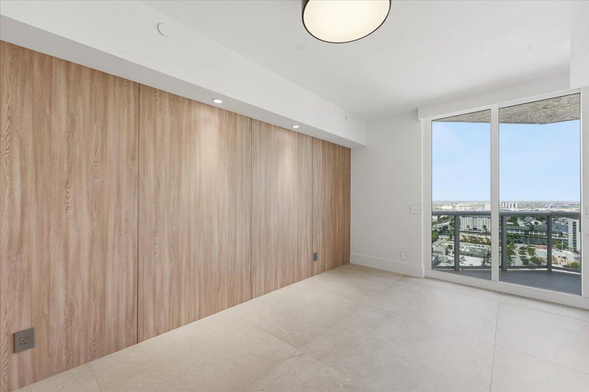 LHERMITAGE I CONDOMINIUM - Residential