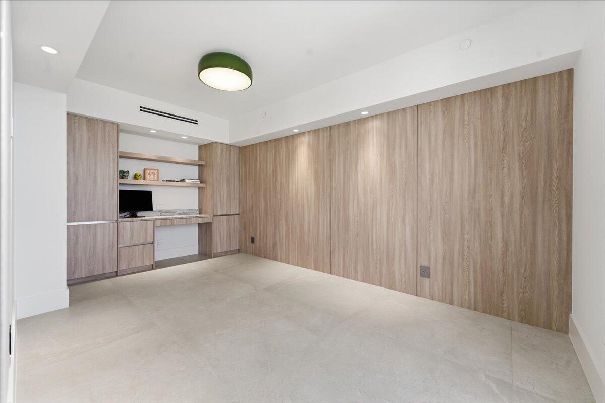 LHERMITAGE I CONDOMINIUM - Residential