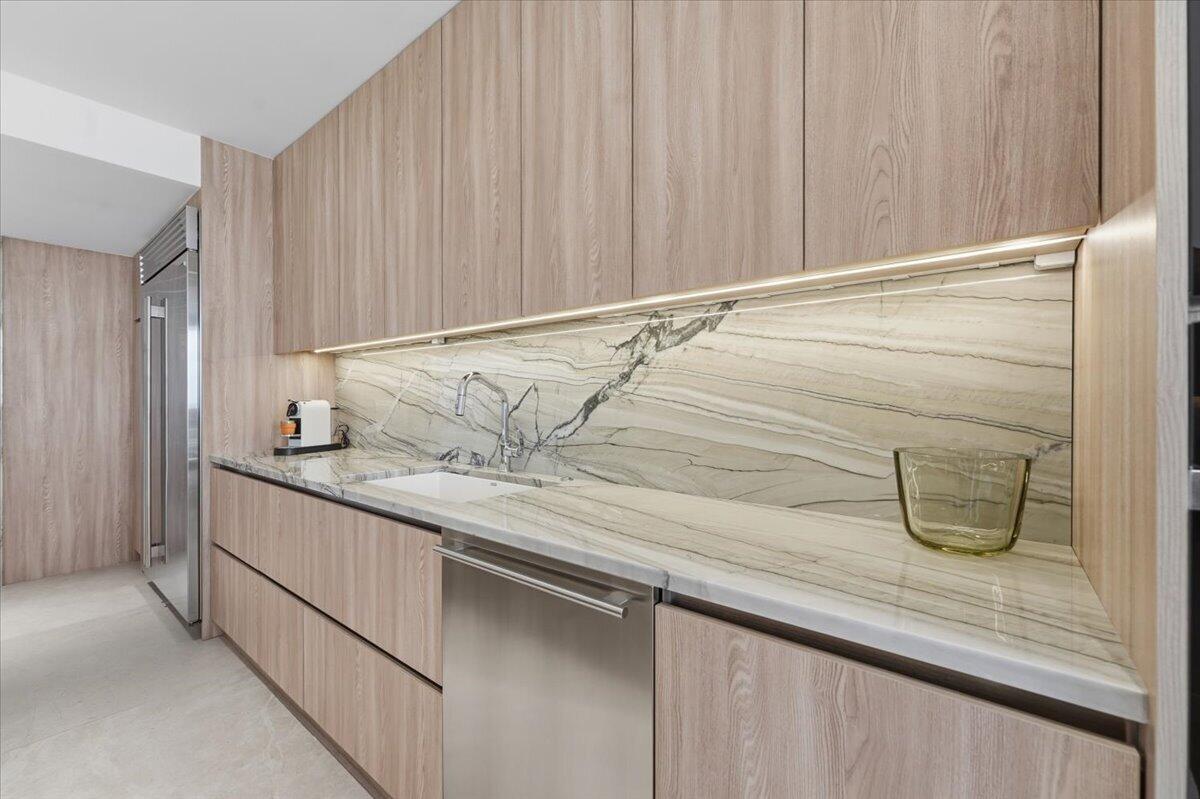 LHERMITAGE I CONDOMINIUM - Residential