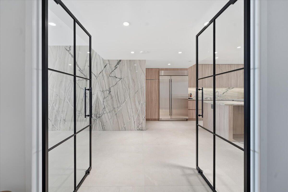 LHERMITAGE I CONDOMINIUM - Residential