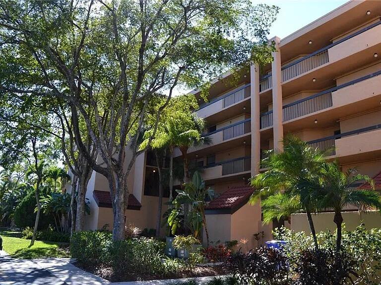 LAVERS DELRAY RACQUET CLUB CONDO - Residential