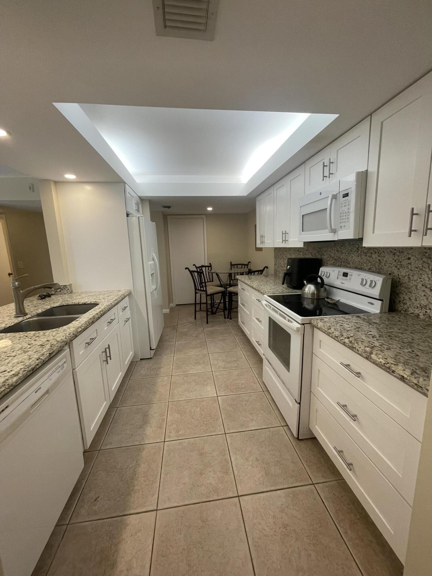 LAVERS DELRAY RACQUET CLUB CONDO - Residential