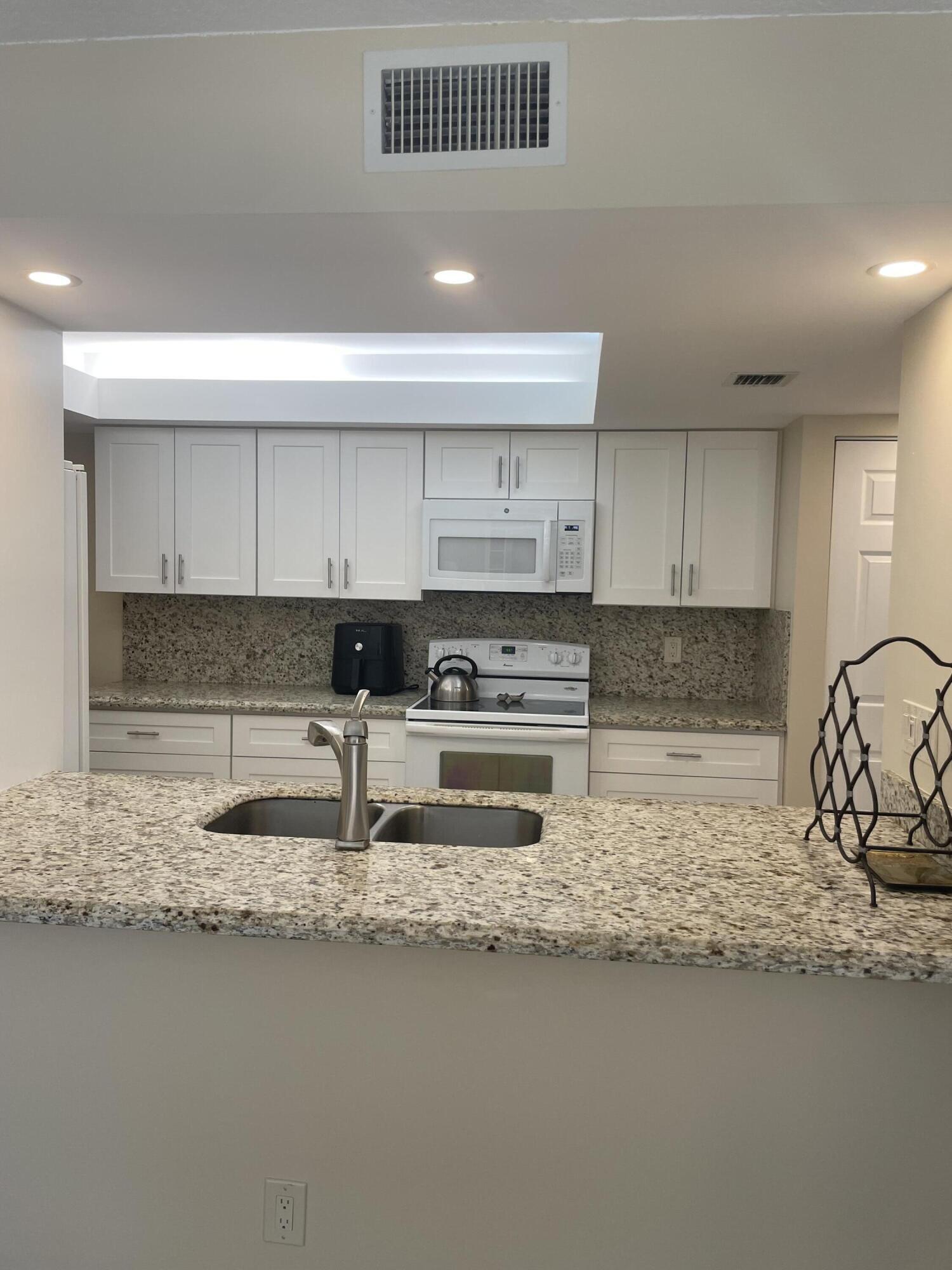 LAVERS DELRAY RACQUET CLUB CONDO - Residential