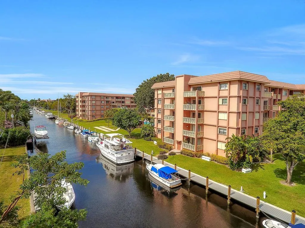 900 River Reach Dr Unit 205  