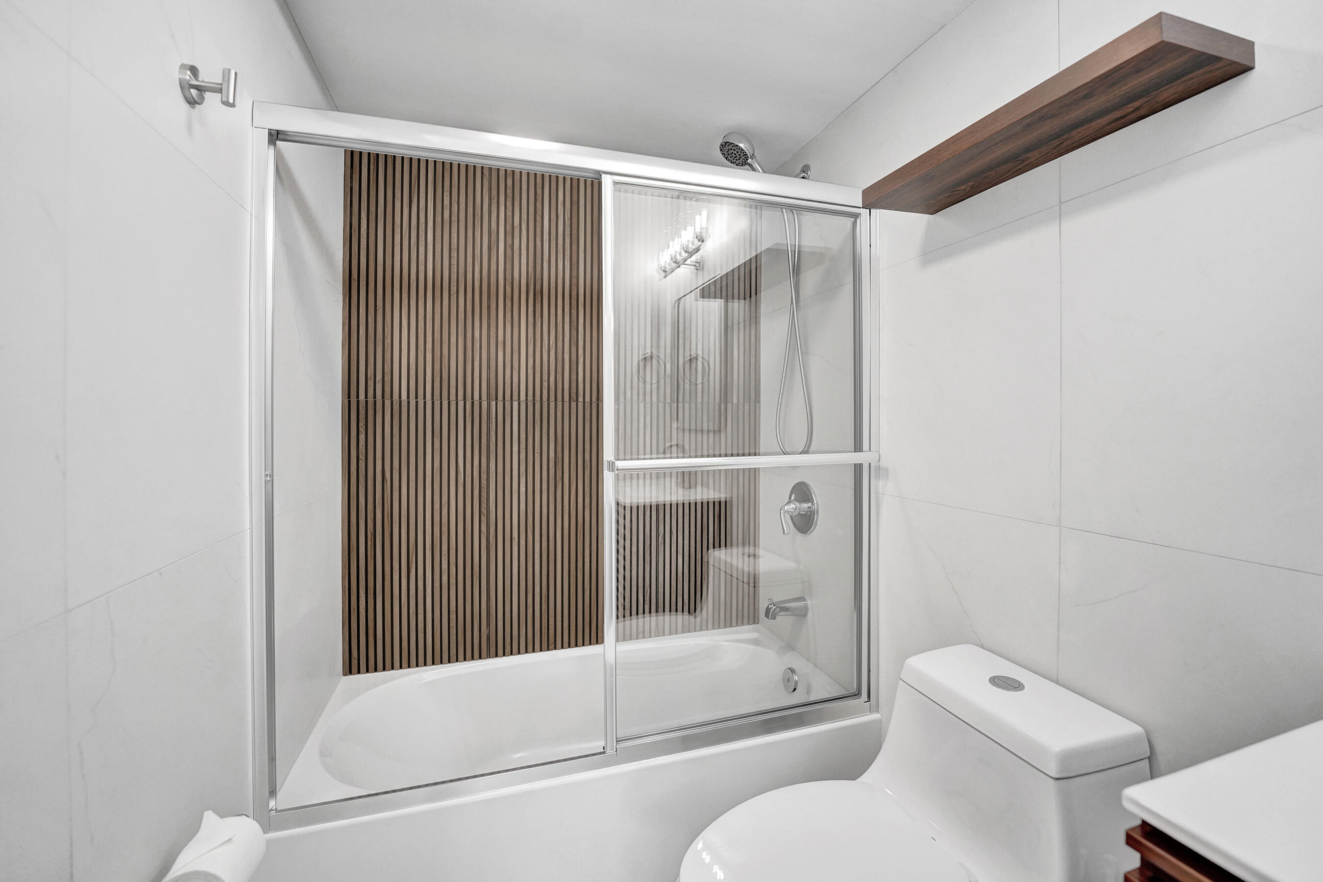 OMEGA CONDO NO 4 - Residential