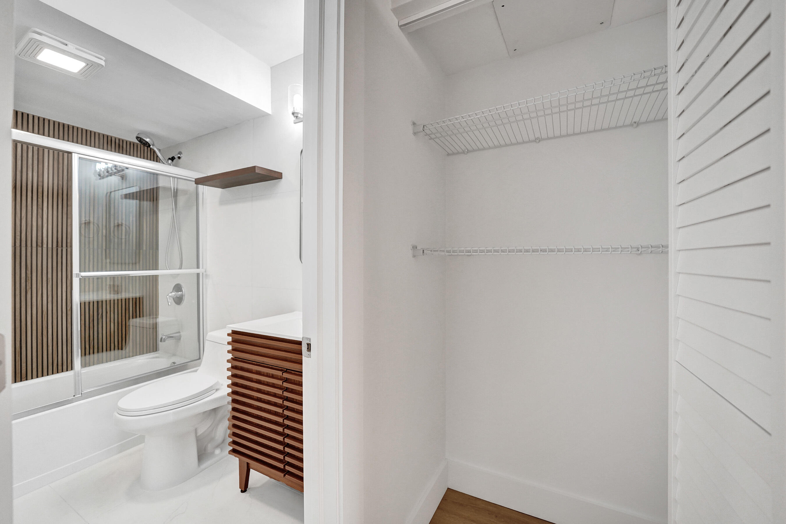 OMEGA CONDO NO 4 - Residential