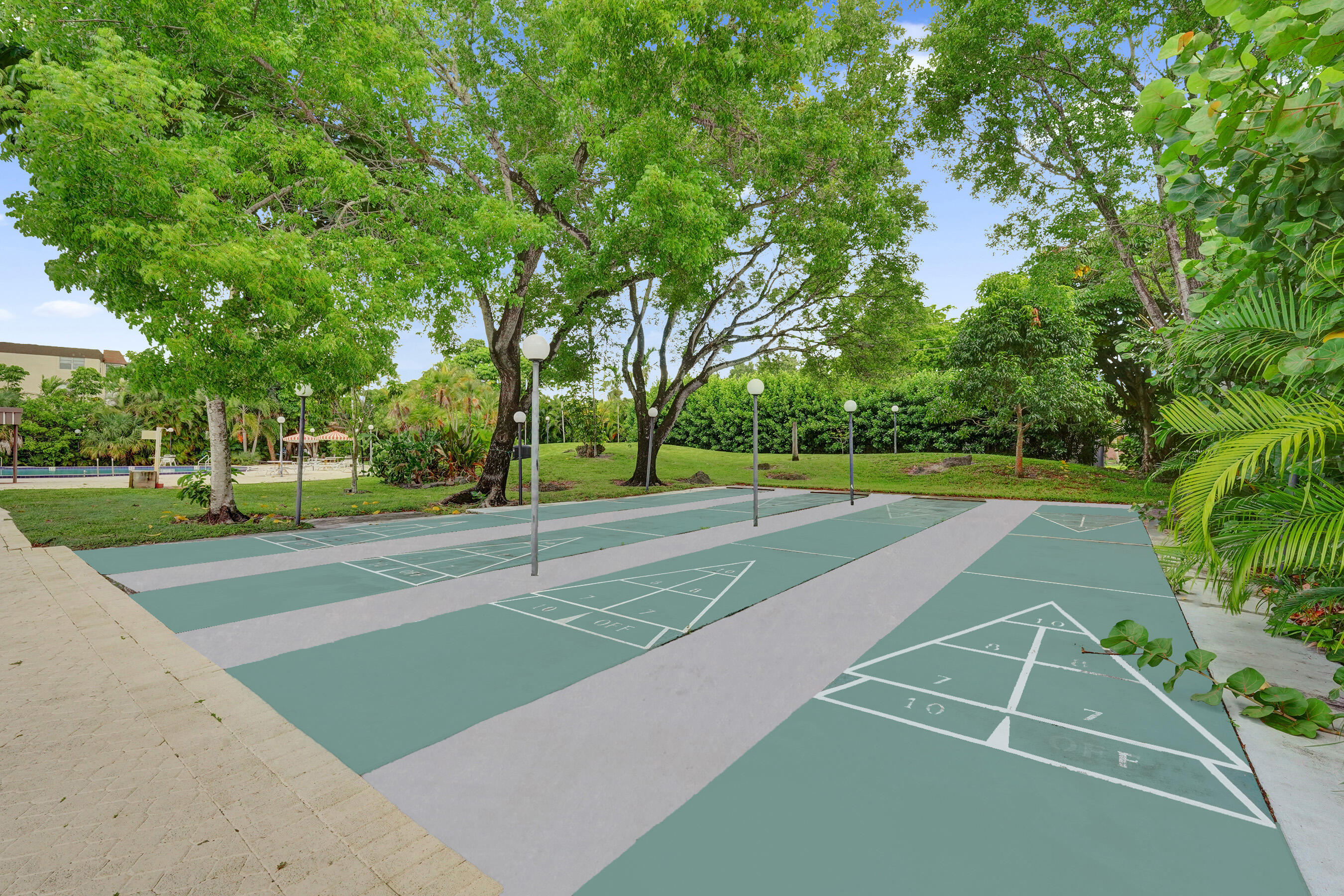 OMEGA CONDO NO 4 - Residential