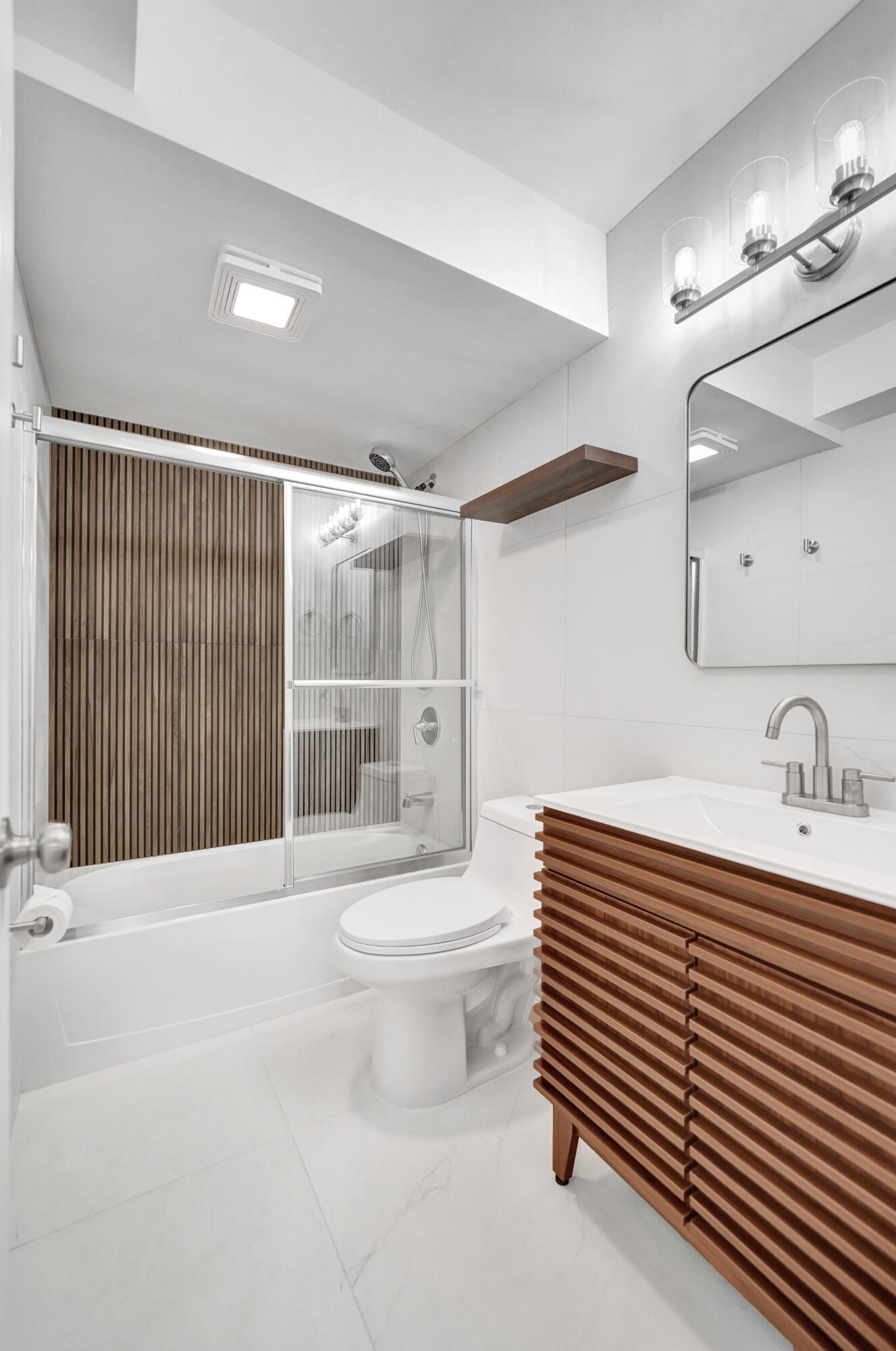 OMEGA CONDO NO 4 - Residential