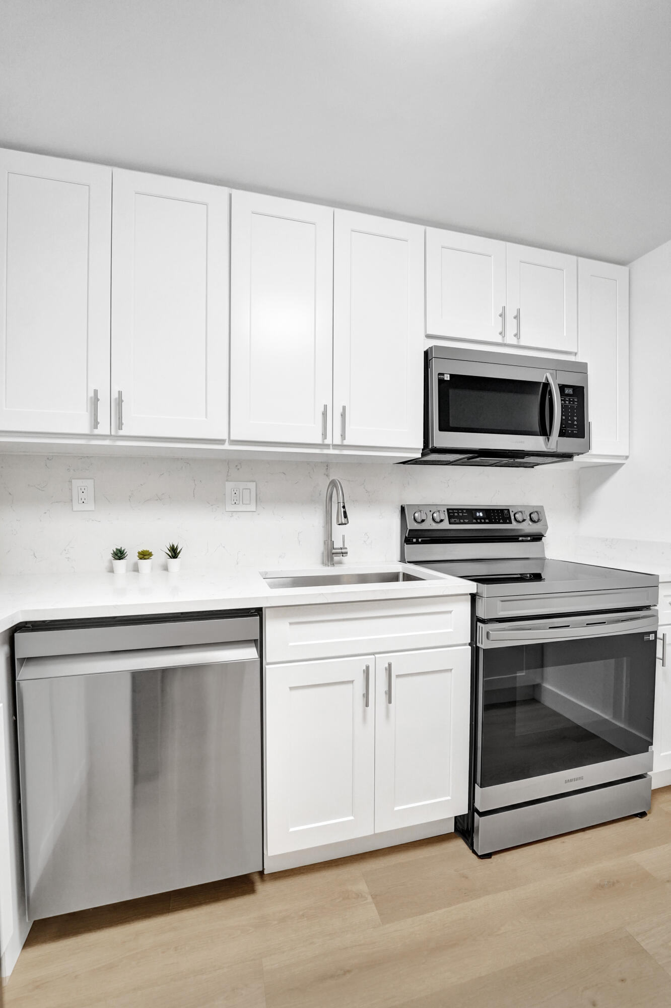 OMEGA CONDO NO 4 - Residential