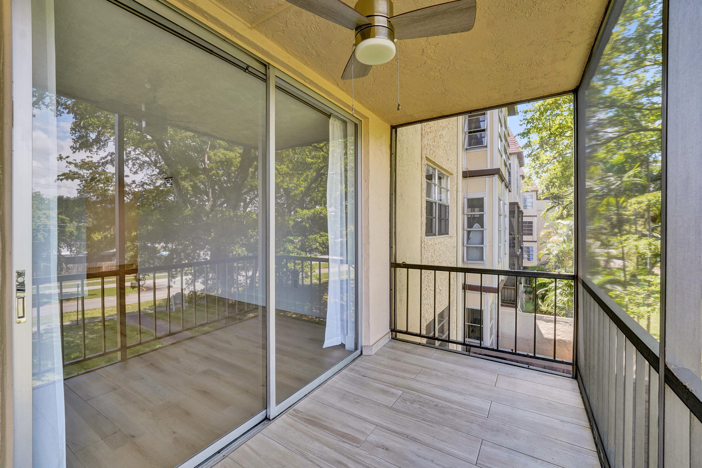 OMEGA CONDO NO 4 - Residential