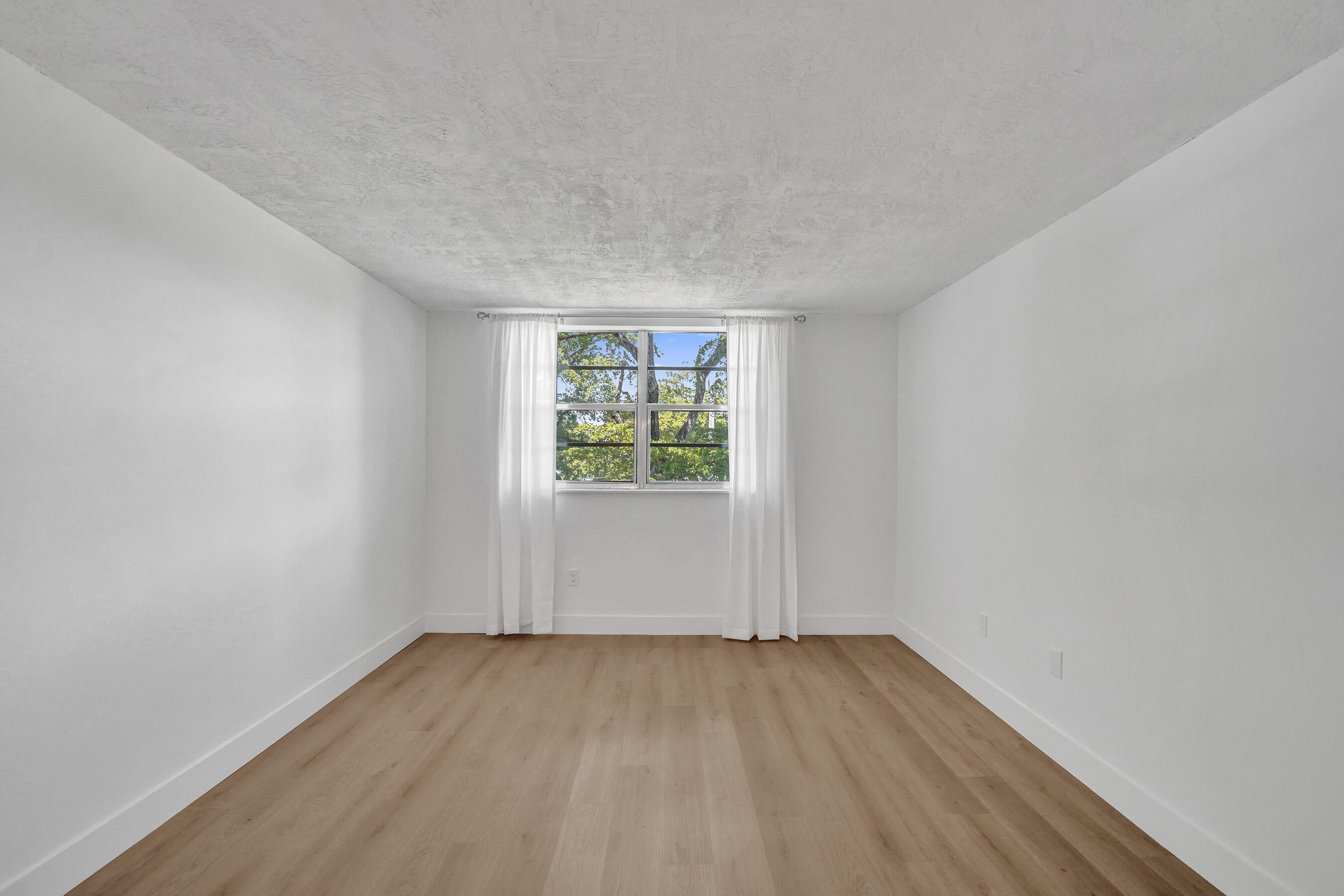 OMEGA CONDO NO 4 - Residential