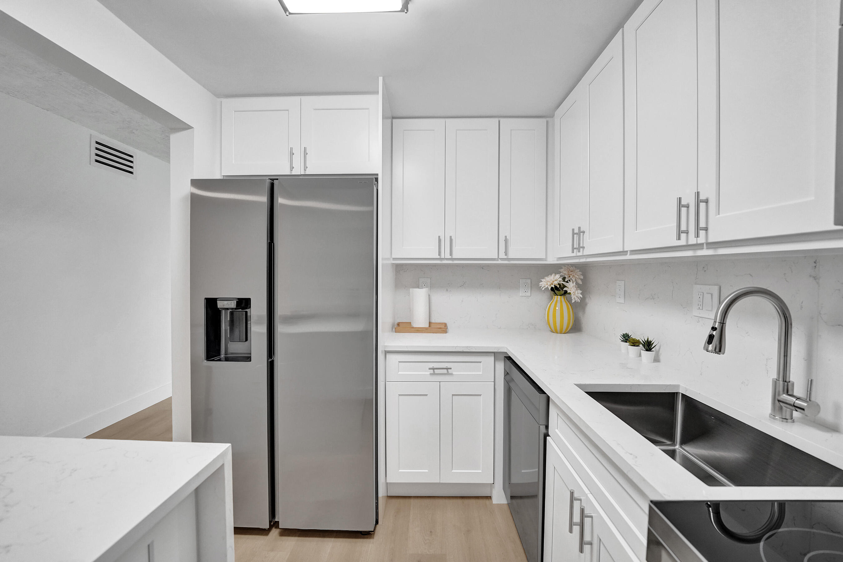 OMEGA CONDO NO 4 - Residential