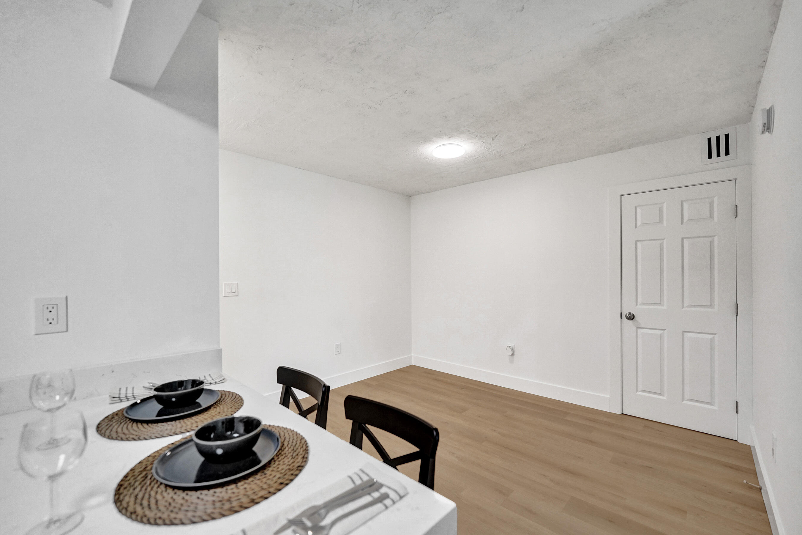 OMEGA CONDO NO 4 - Residential