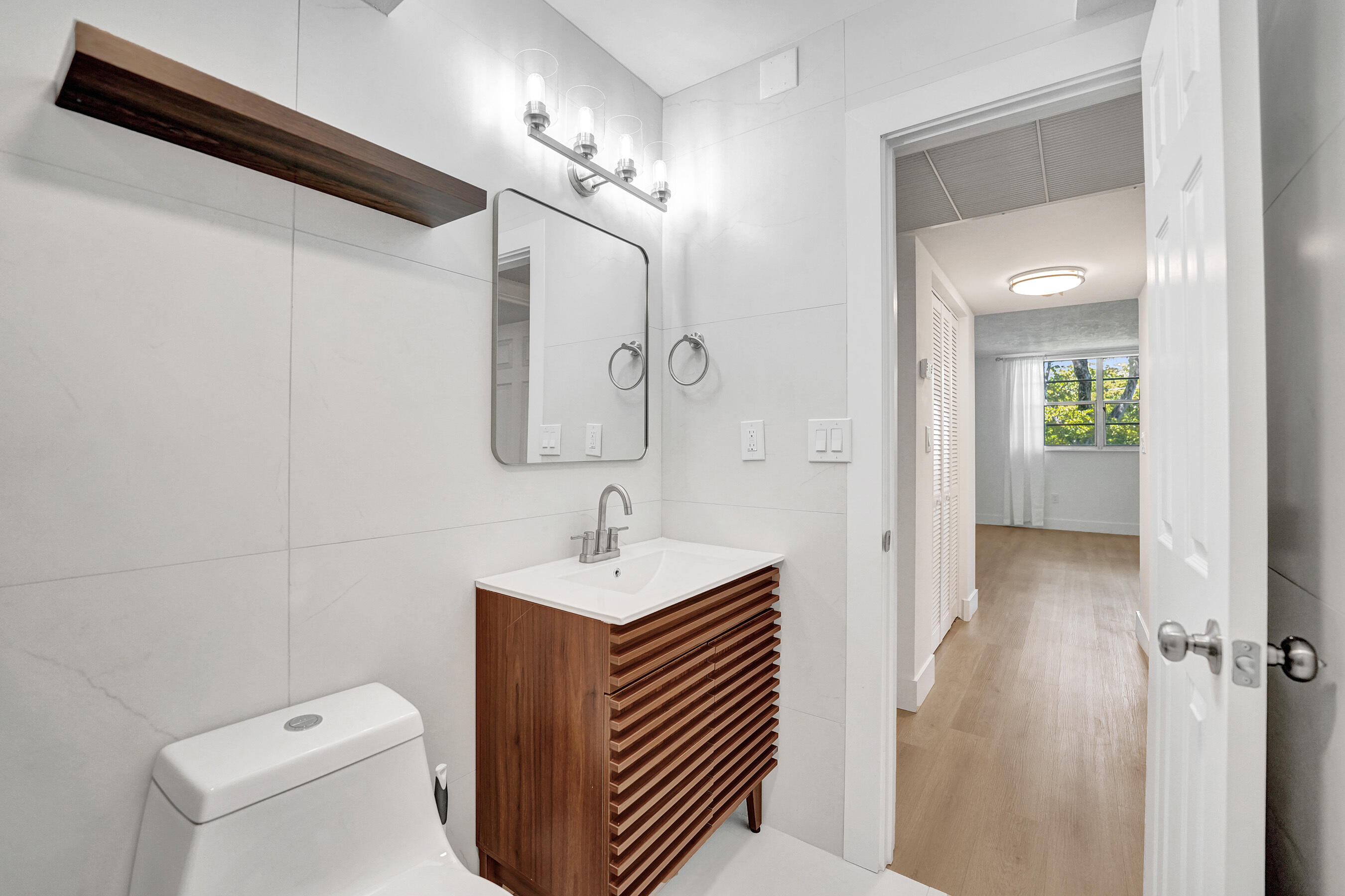 OMEGA CONDO NO 4 - Residential