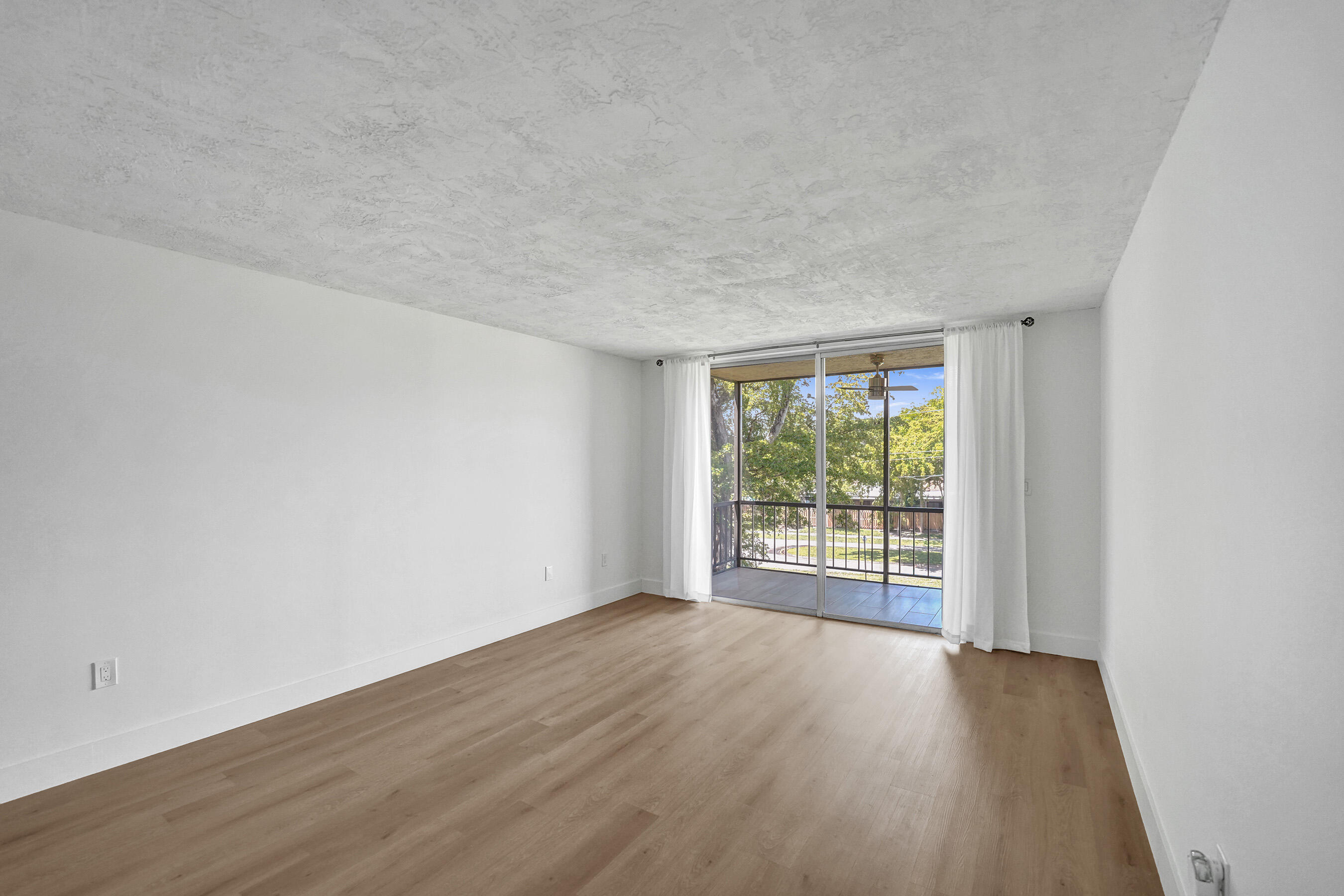 OMEGA CONDO NO 4 - Residential