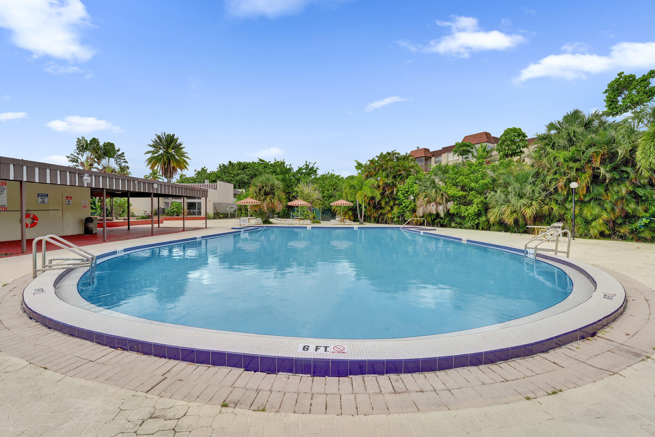 OMEGA CONDO NO 4 - Residential