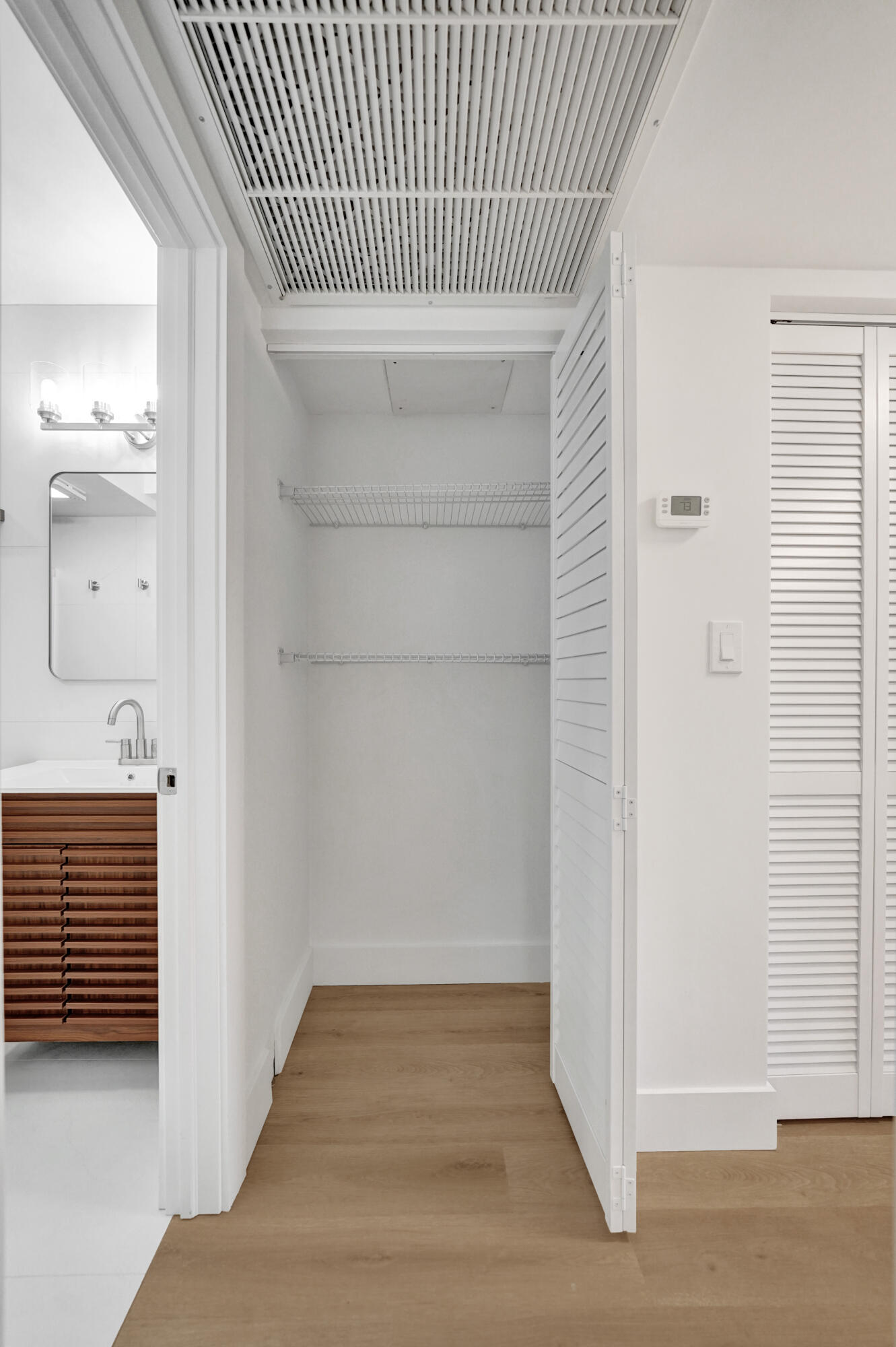 OMEGA CONDO NO 4 - Residential