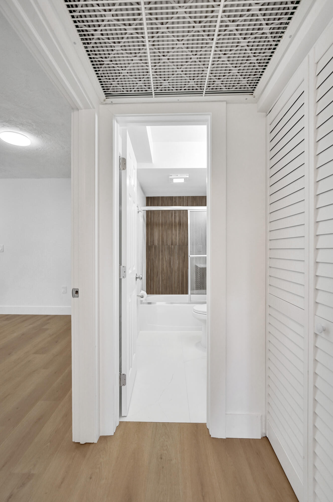 OMEGA CONDO NO 4 - Residential