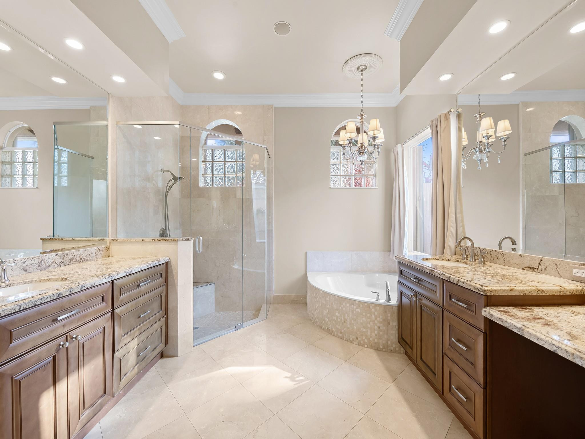 WESTON HILLS CC - Residential