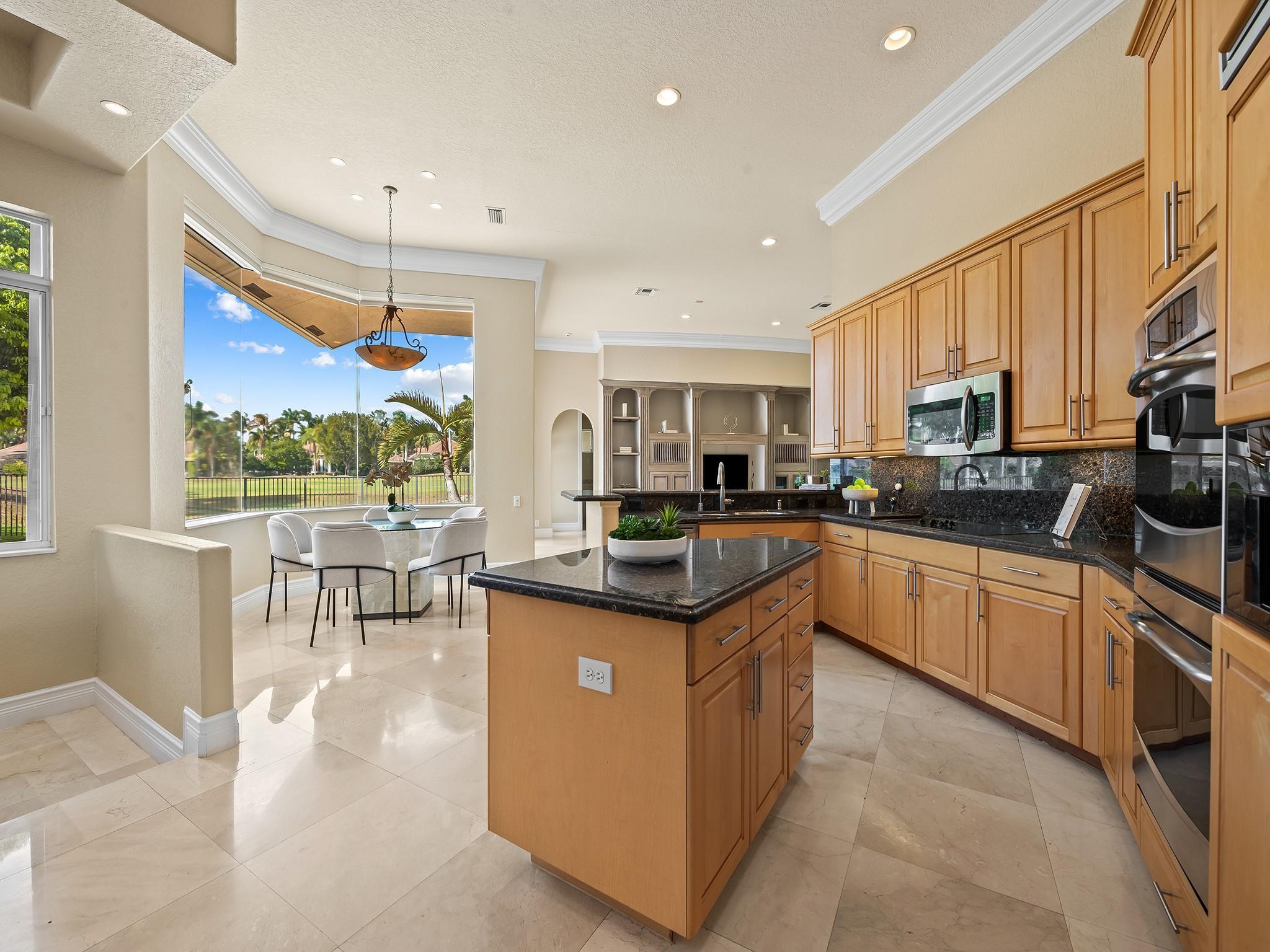 WESTON HILLS CC - Residential