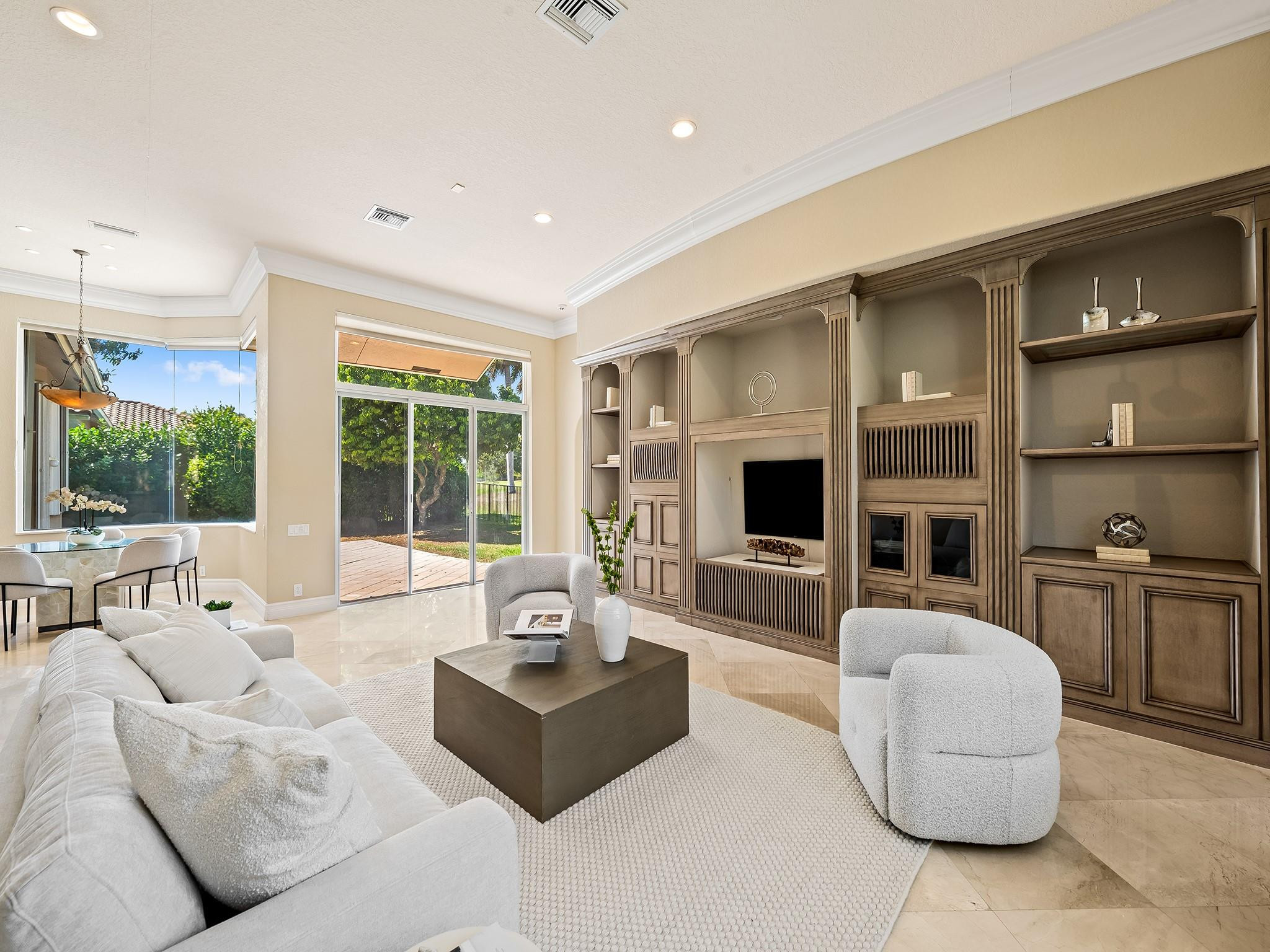 WESTON HILLS CC - Residential