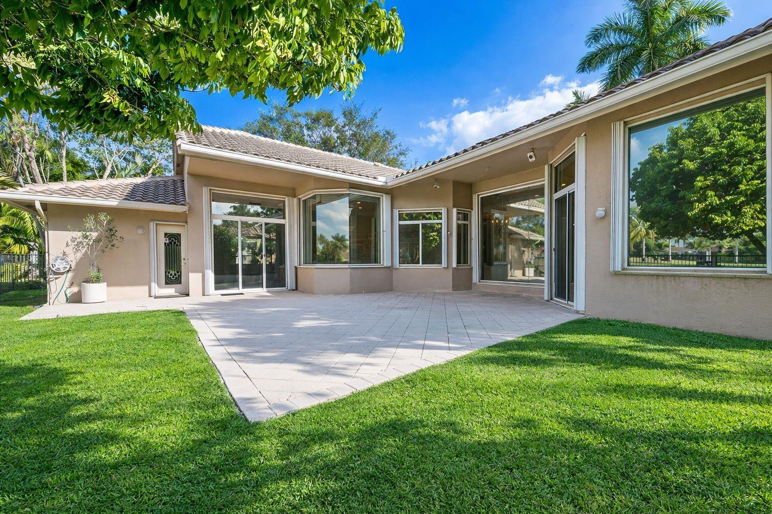 WESTON HILLS CC - Residential