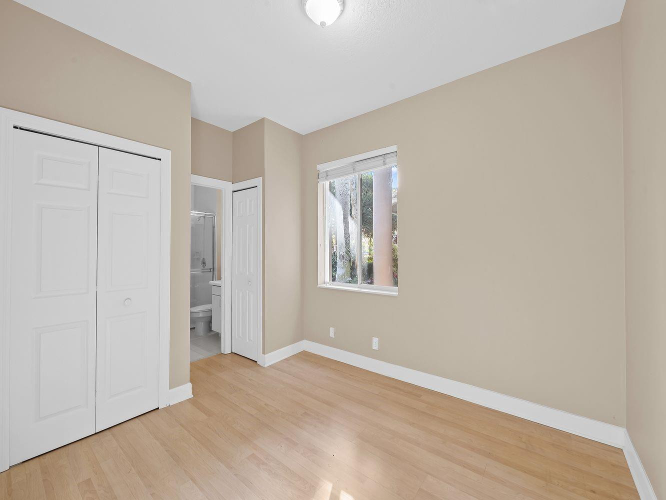 WESTON HILLS CC - Residential