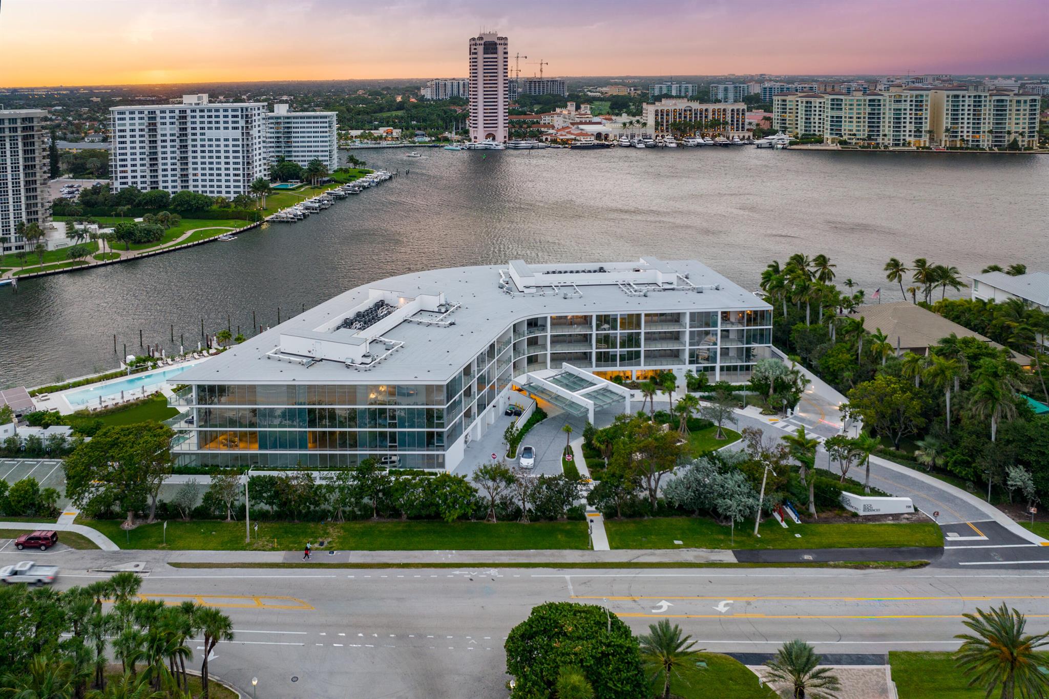BOCA BEACH RESIDENCES - Residential