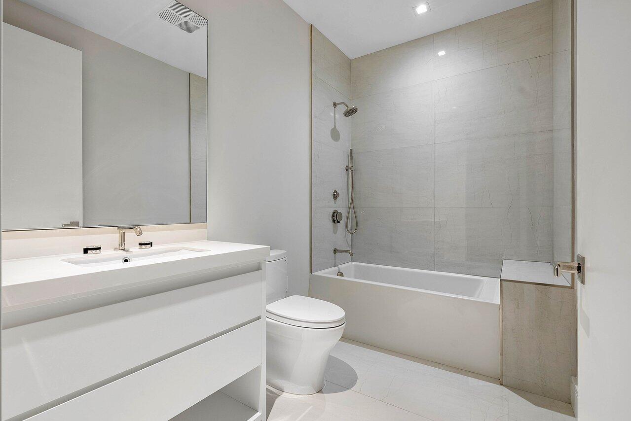 BOCA BEACH RESIDENCES - Residential