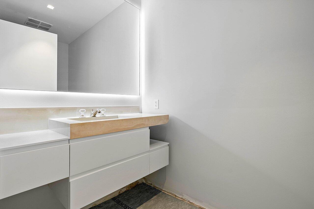 BOCA BEACH RESIDENCES - Residential