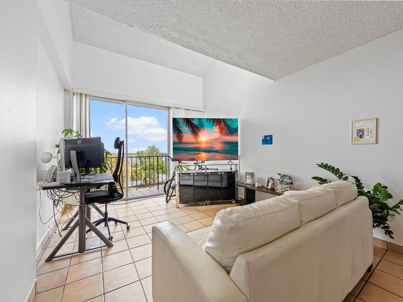 310 Fontainebleau Blvd 502