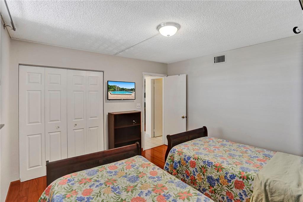 COLONY POINT - Residential