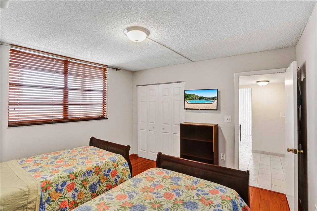 COLONY POINT - Residential
