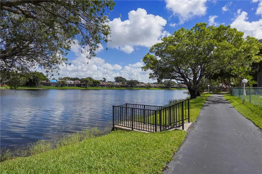 COLONY POINT - Residential