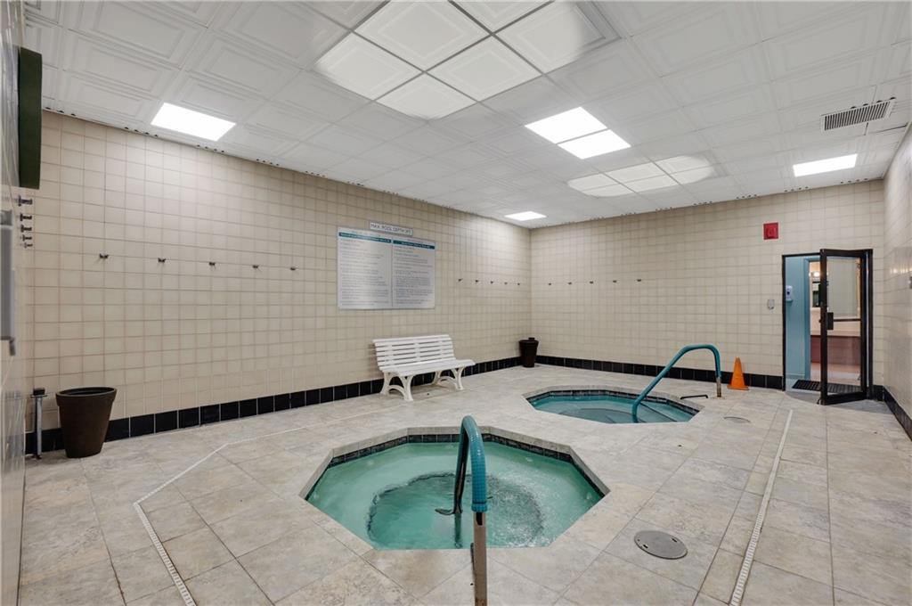 COLONY POINT - Residential