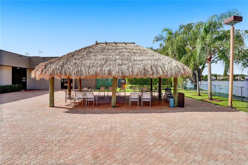 COLONY POINT - Residential