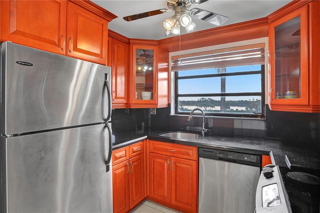 COLONY POINT - Residential
