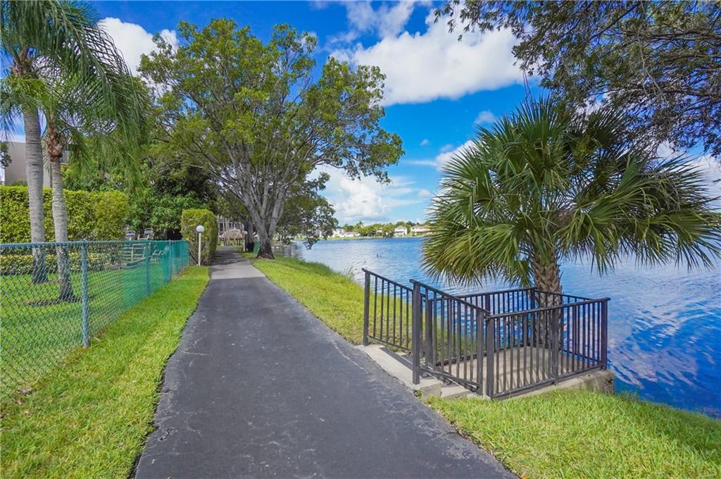 COLONY POINT - Residential