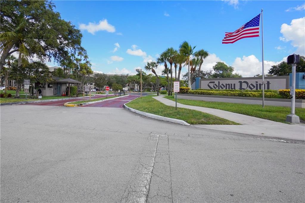 COLONY POINT - Residential